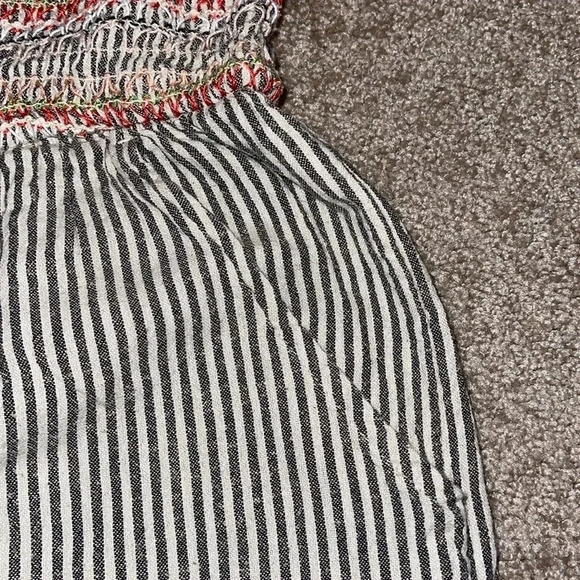 American Eagle Linen Blend Romper - size small - B - Picture 3 of 4